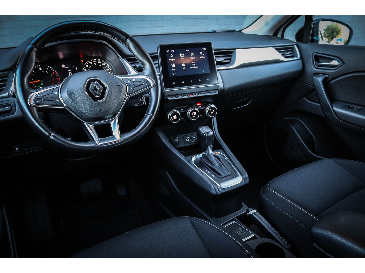 Renault Captur 1.3 TCe 140 Intens Van 17.950,- NU 16.950,- ! thumbnail 4