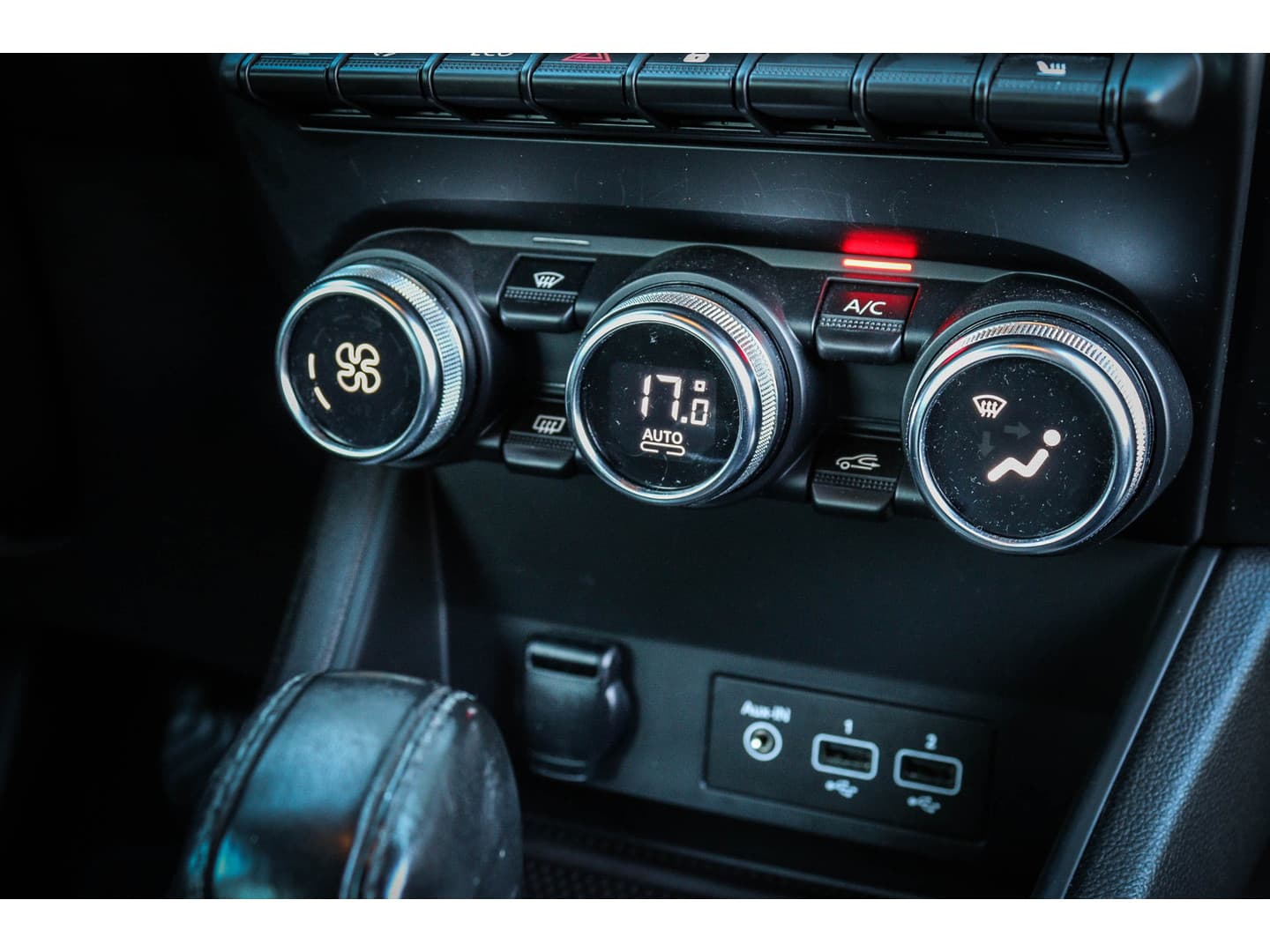 Renault Captur 1.3 TCe 140 Intens Van 17.950,- NU 16.950,- ! thumbnail 5