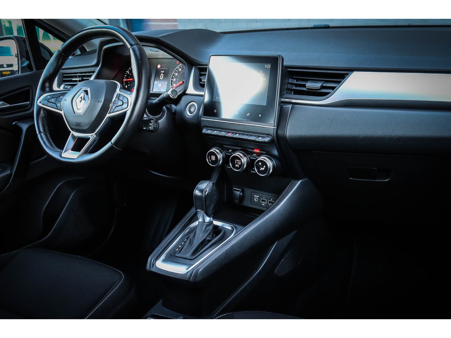 Renault Captur 1.3 TCe 140 Intens Van 17.950,- NU 16.950,- ! thumbnail 6