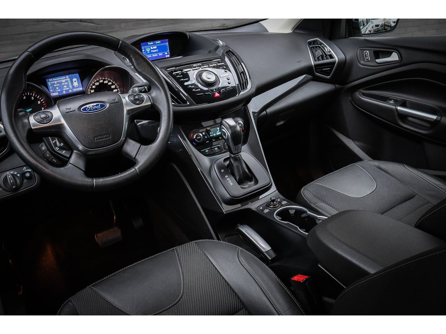 Ford Kuga 1.6 Titanium 4WD Trekhaak/Panoramadak/Camera/Navi thumbnail 4