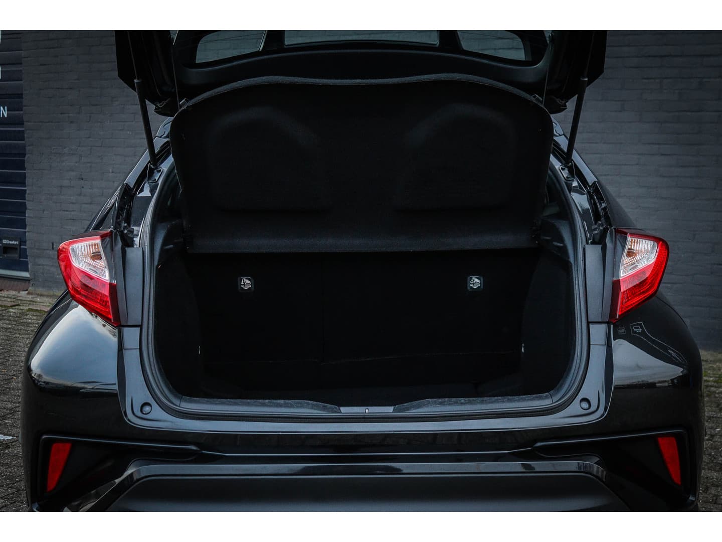 Toyota C-HR 1.8 Hybrid Dynamic Navi/Camera/CruiseControl thumbnail 16