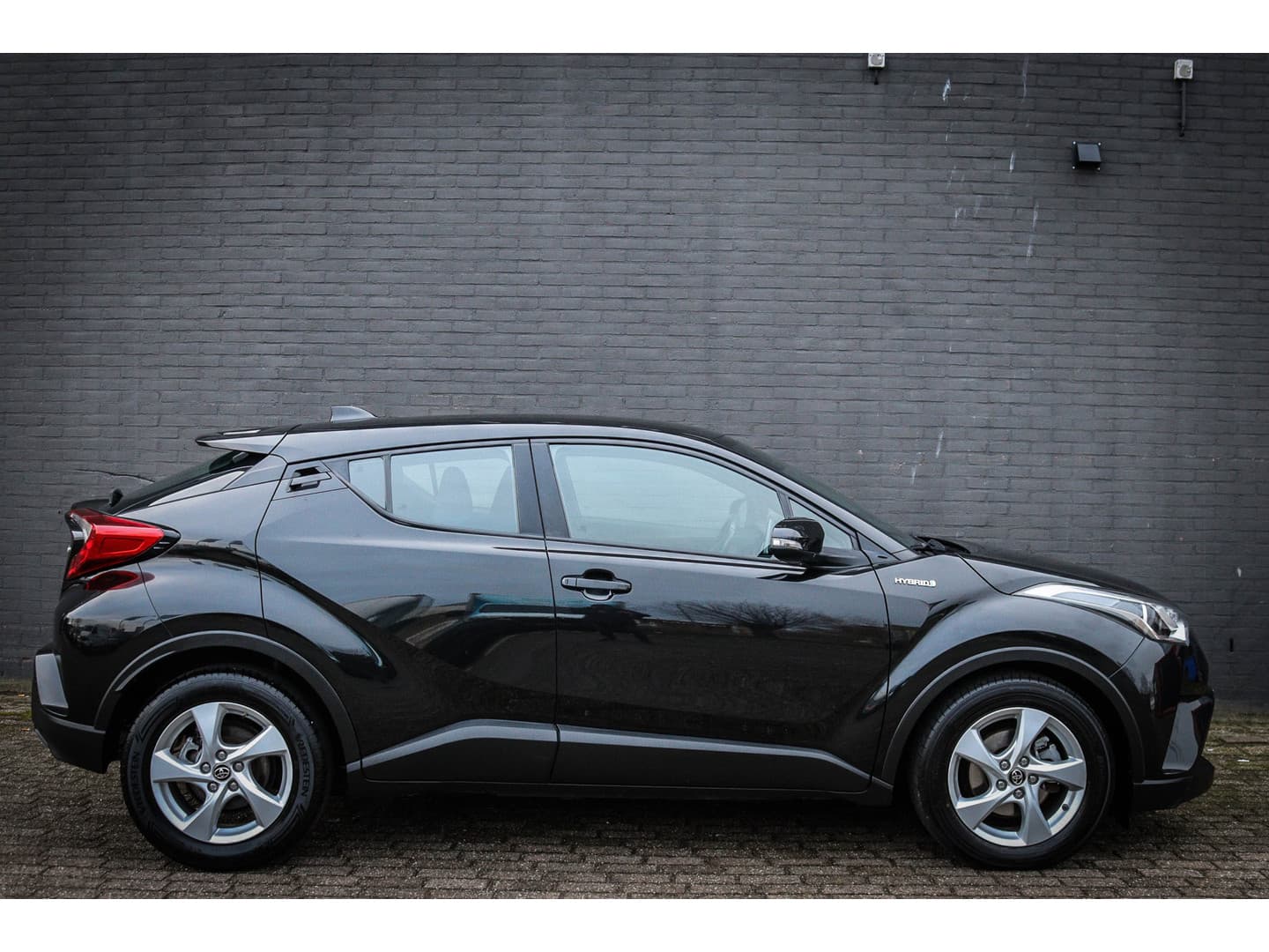 Toyota C-HR 1.8 Hybrid Dynamic Navi/Camera/CruiseControl thumbnail 2