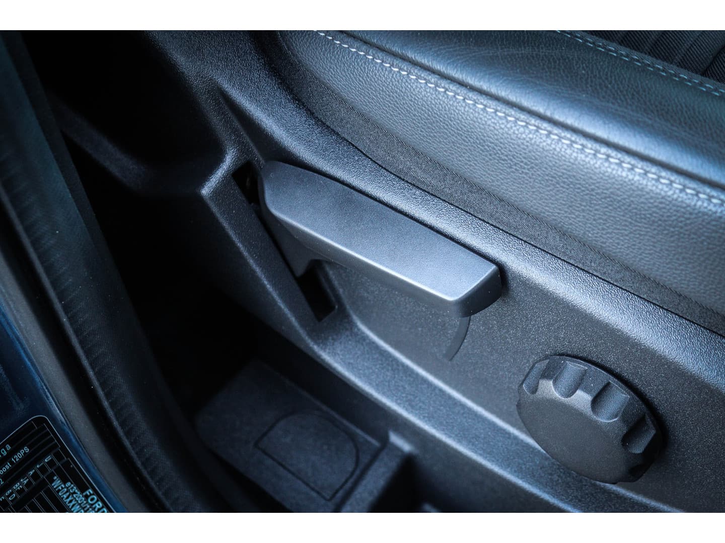 Ford Kuga 1.5 EcoBoost Titanium Airco/Navi/Trekhaak thumbnail 13