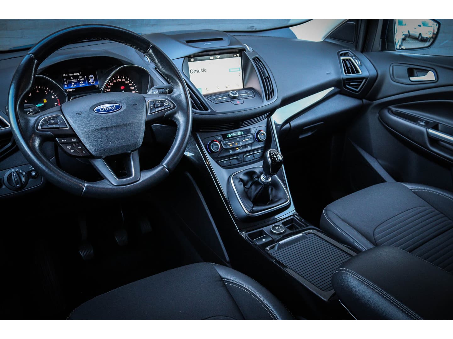 Ford Kuga 1.5 EcoBoost Titanium Airco/Navi/Trekhaak thumbnail 4