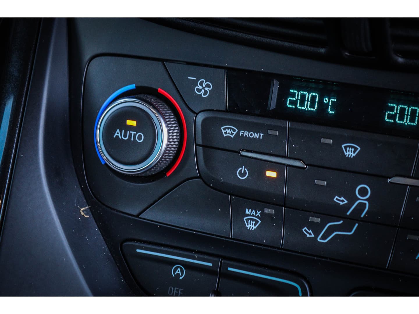 Ford Kuga 1.5 EcoBoost Titanium Airco/Navi/Trekhaak thumbnail 8