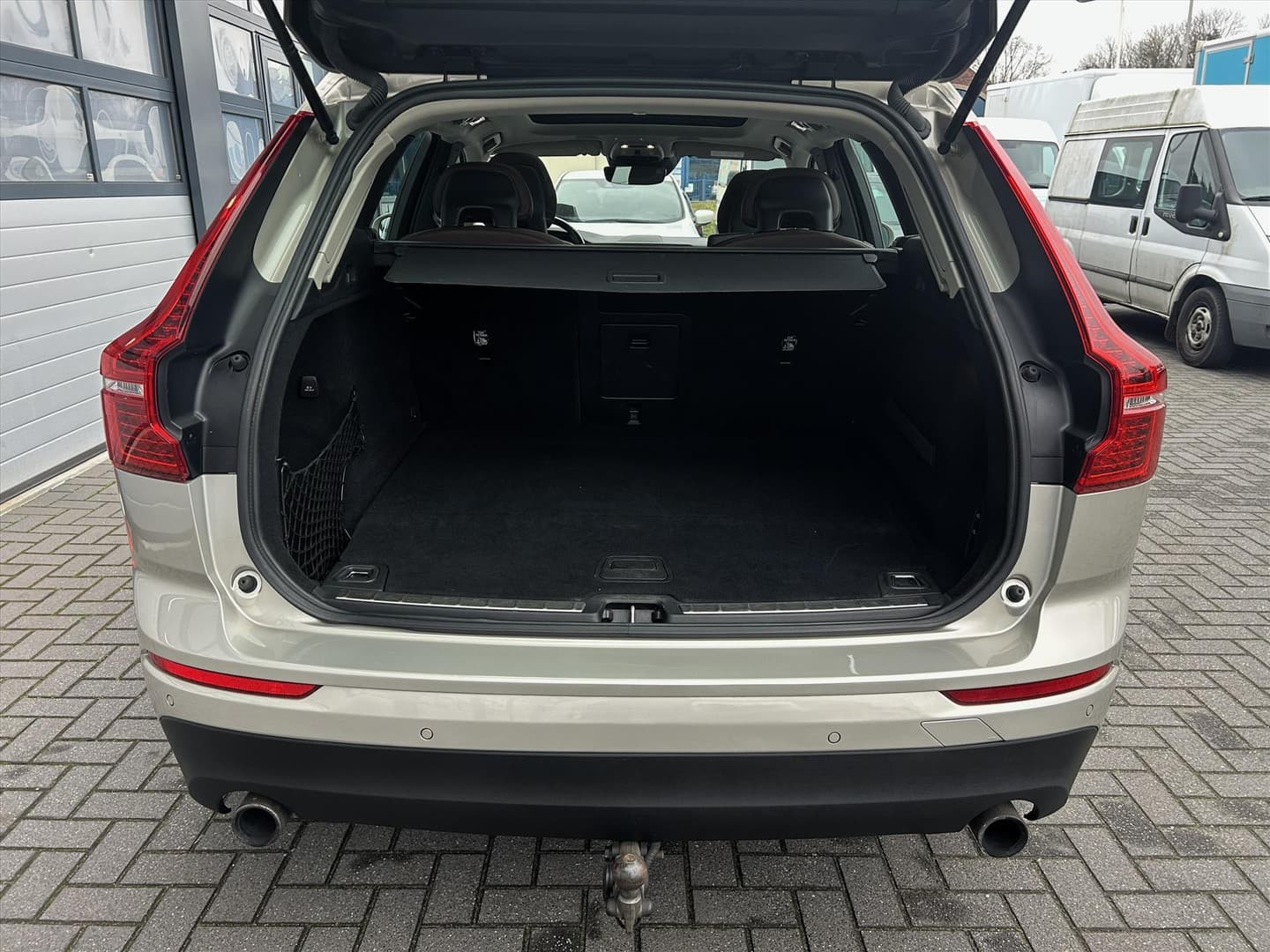 Volvo XC60 T8 PHEV 407pk SoH 86%, Leder, Pano, Trekhaak, Luchtvering thumbnail 10