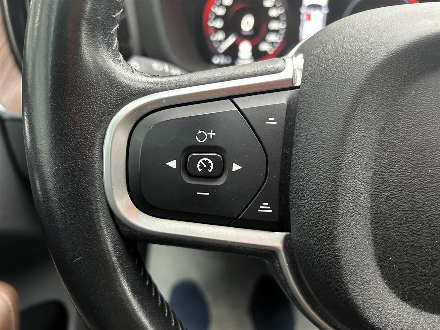 Volvo XC60 T8 PHEV 407pk SoH 86%, Leder, Pano, Trekhaak, Luchtvering thumbnail 15