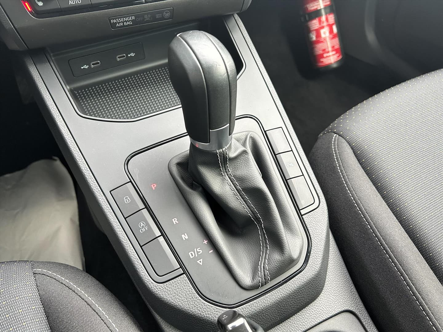 SEAT Ibiza 1.0 TSI 110pk DSG, Carplay, Stoelverw, Camera thumbnail 26