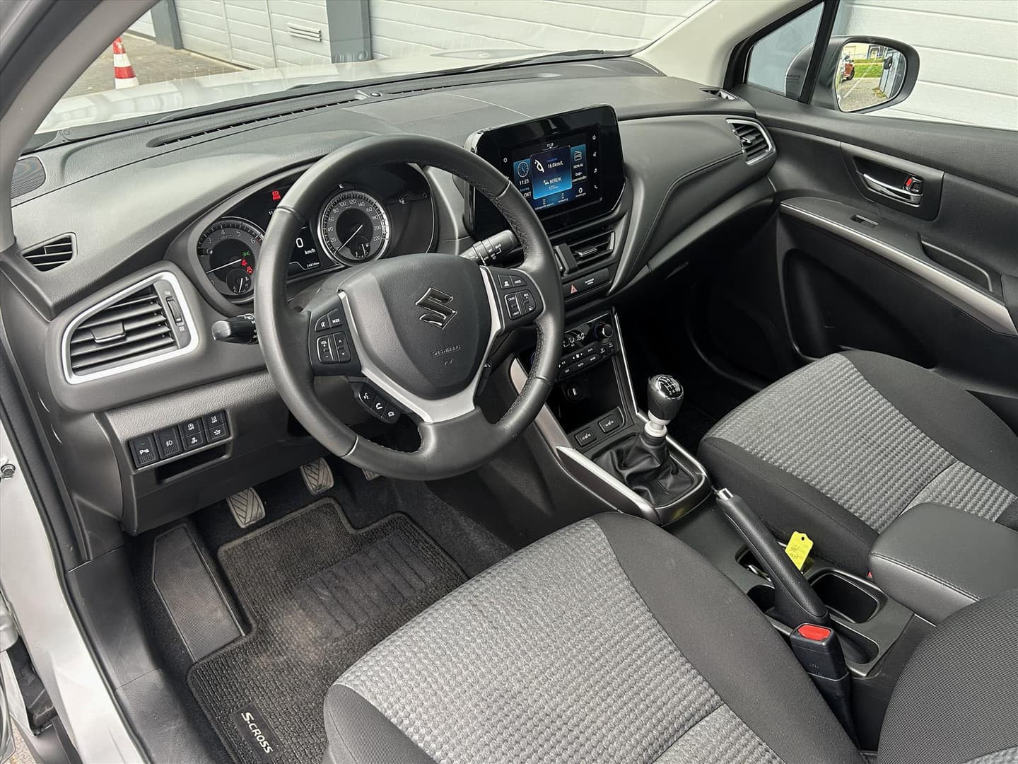 Suzuki S-Cross 1.4 Smart Hybrid Select, Carplay, Camera, Stoelverwarming thumbnail 6