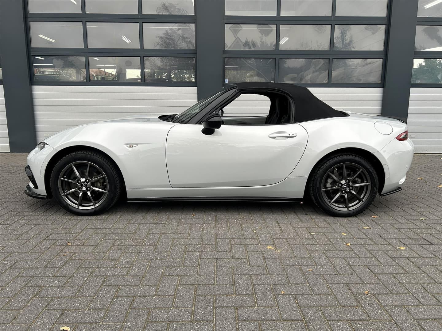 Mazda MX-5 Roadster 1.5 Skyactiv-G, Maxton-Design, Leder, Bose Audio thumbnail 4