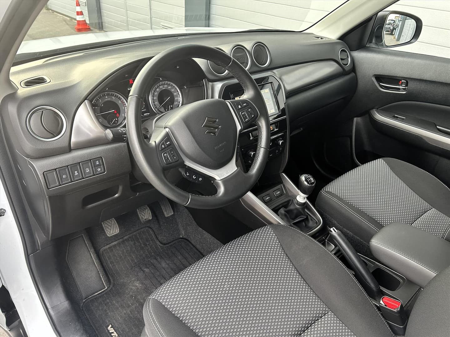 Suzuki Vitara 1.4 Smart Hybrid 129pk Select, Carplay, Stoelverwarming. thumbnail 5