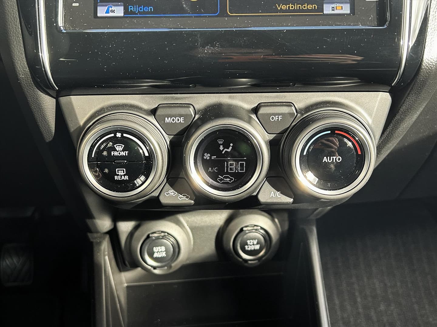 Suzuki Swift 1.2 Style 83pk Smart Hybrid, Demo Voertuig thumbnail 21