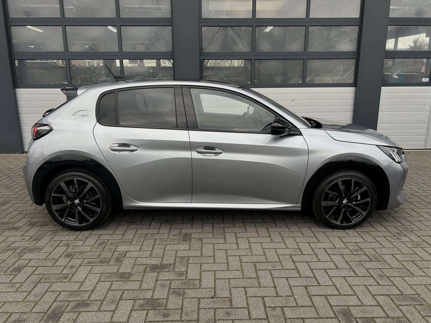 Peugeot 208 1.2 Automaat 130pk GT, Pano, Carplay, Stoelverwarming thumbnail 12