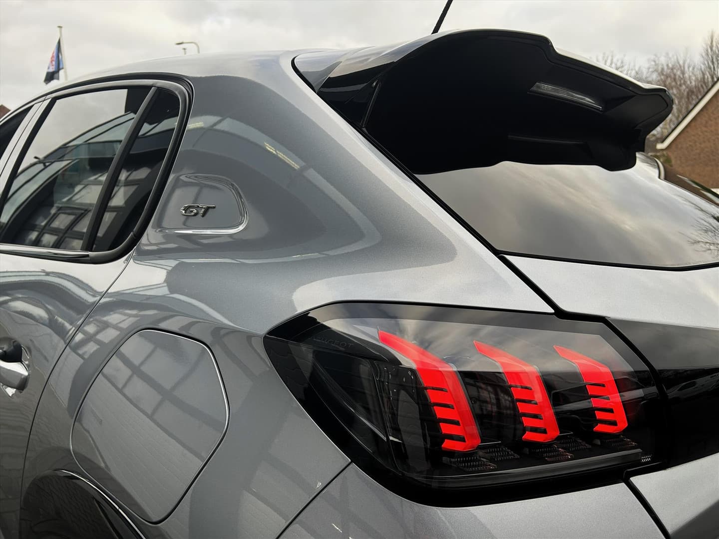 Peugeot 208 1.2 Automaat 130pk GT, Pano, Carplay, Stoelverwarming thumbnail 9