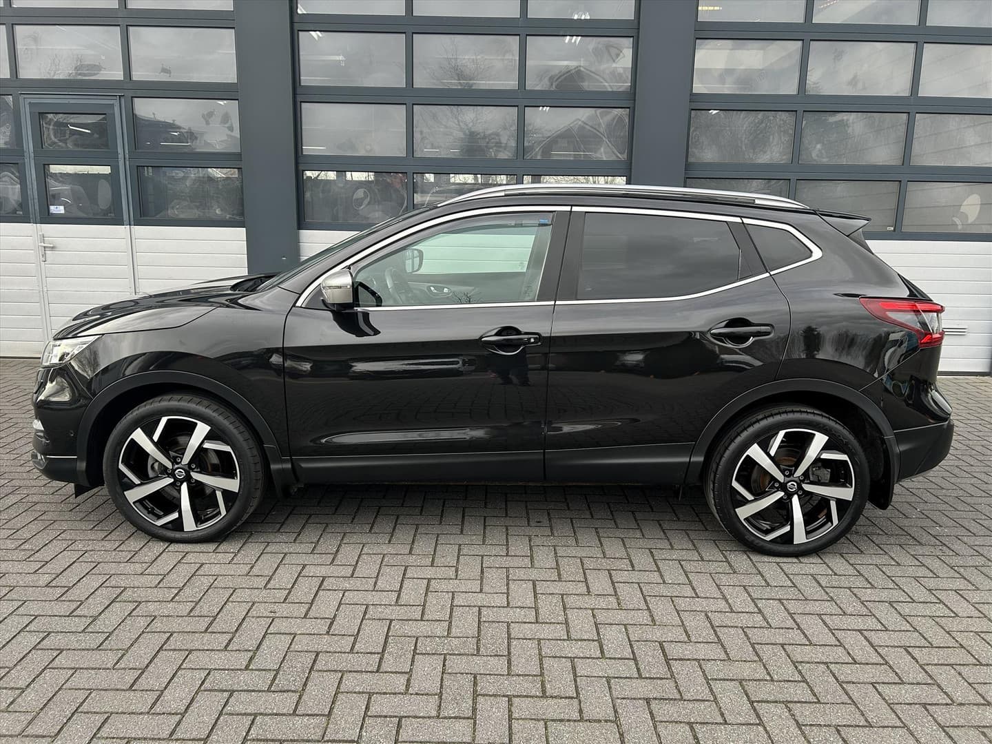 Nissan QASHQAI 1.3 DIG-T 160pk Aut. Tekna+, Leder, Pano, Trekhaak thumbnail 3