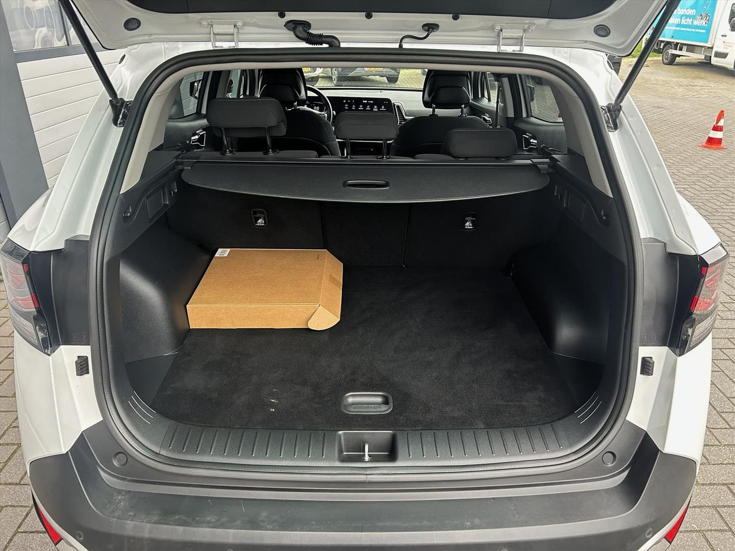 Kia Sportage 1.6 PHEV 265pk AWD, Fabrieksgarantie, Winterpakket thumbnail 9