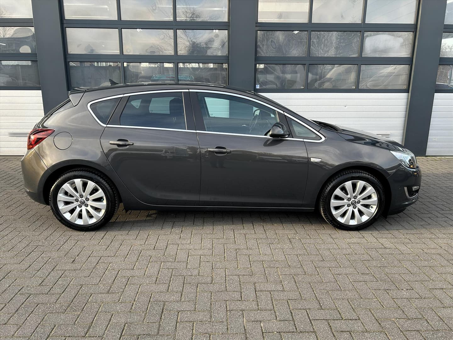 Opel Astra 1.4 Turbo 120pk, Leder, Camera, Trekhaak, Stoelverwarming thumbnail 9