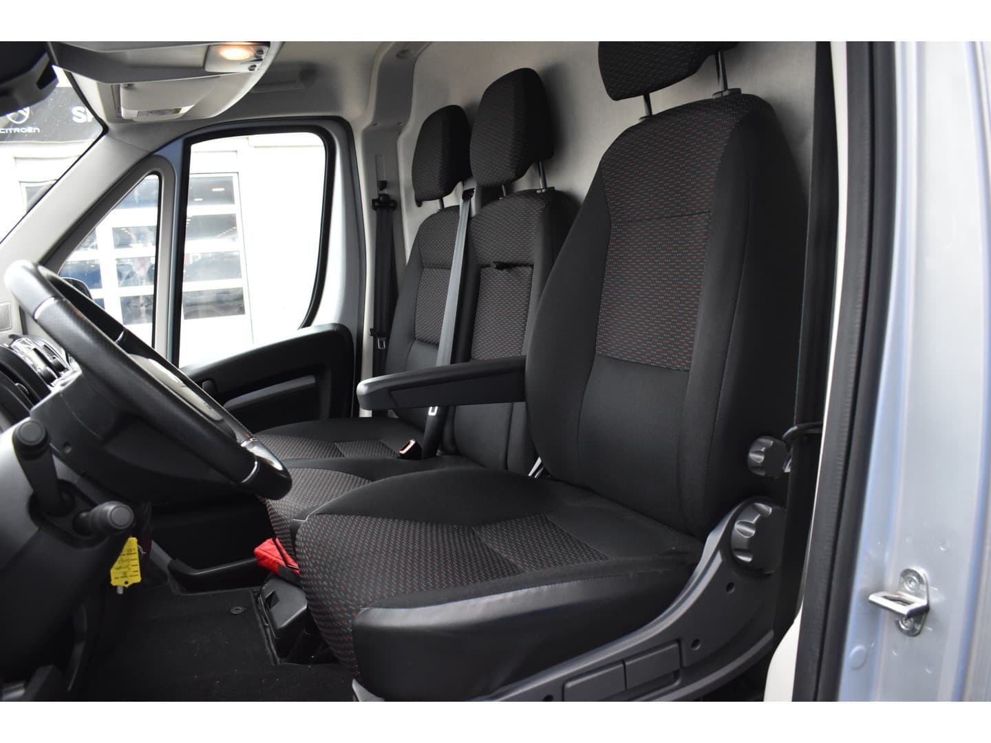 Citroën Jumper BlueHDi 140 L2H1 Club thumbnail 2