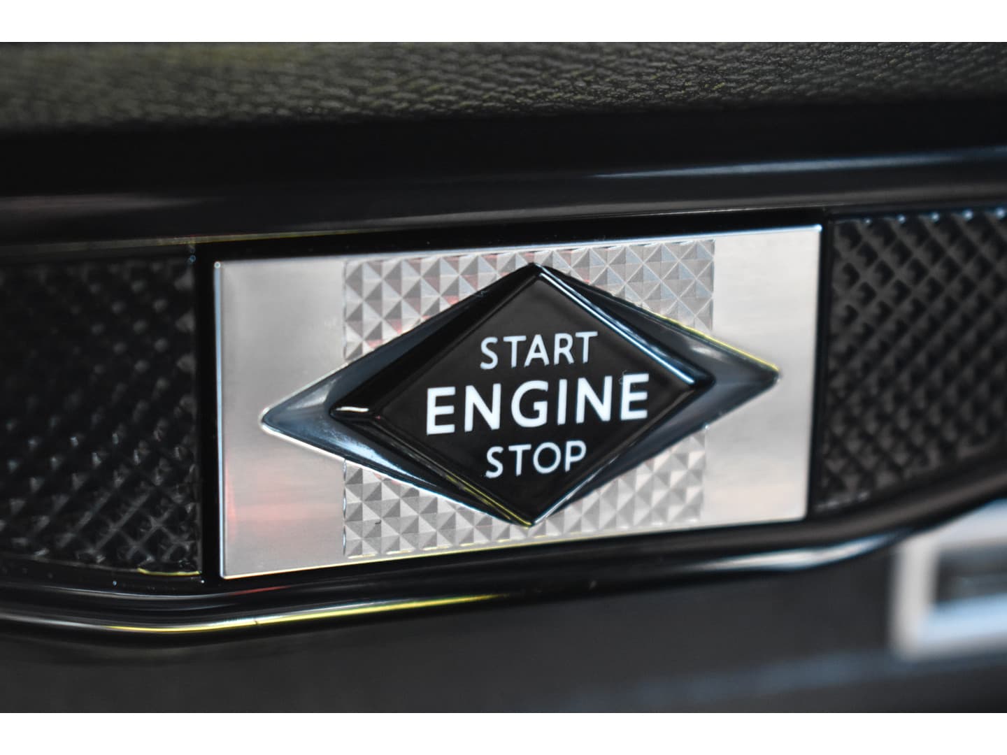 DS 3 PureTech 130 EAT8 Performance Line. thumbnail 17