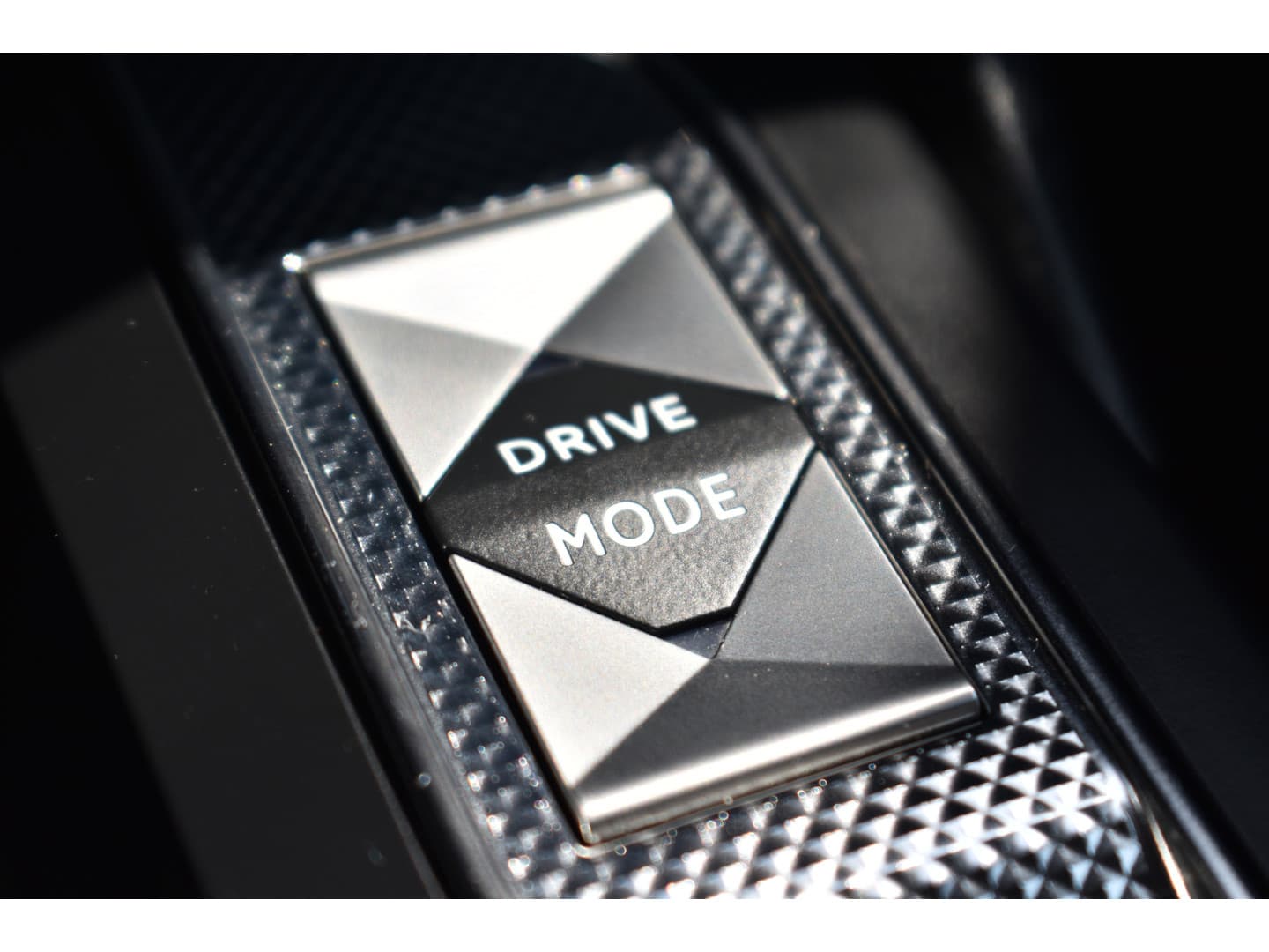 DS 3 PureTech 130 EAT8 Performance Line. thumbnail 21