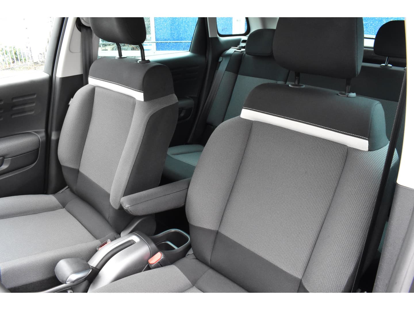 Citroën C3 Aircross PureTech 110 Shine thumbnail 2