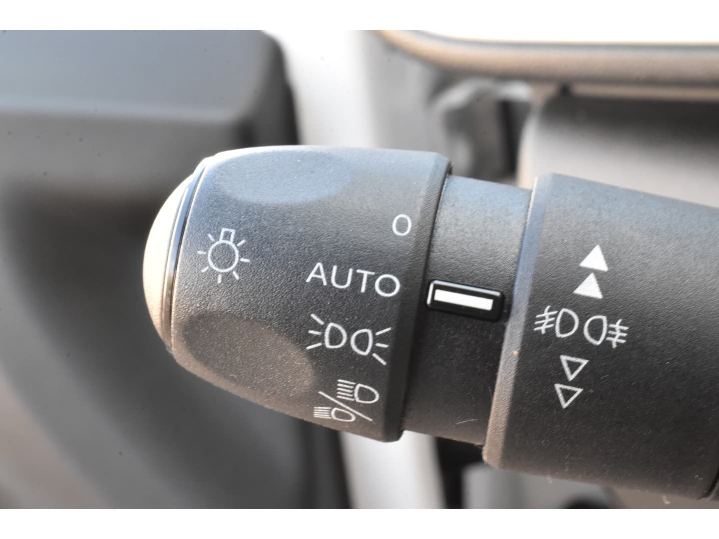 Citroën C3 PureTech 110 Shine Navi thumbnail 14