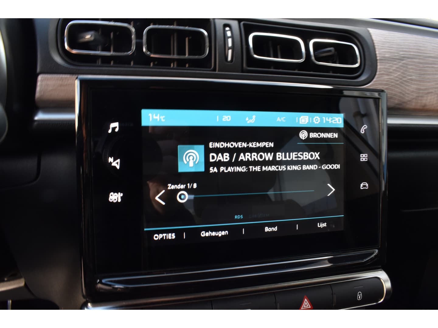 Citroën C3 PureTech 110 Shine Navi thumbnail 18