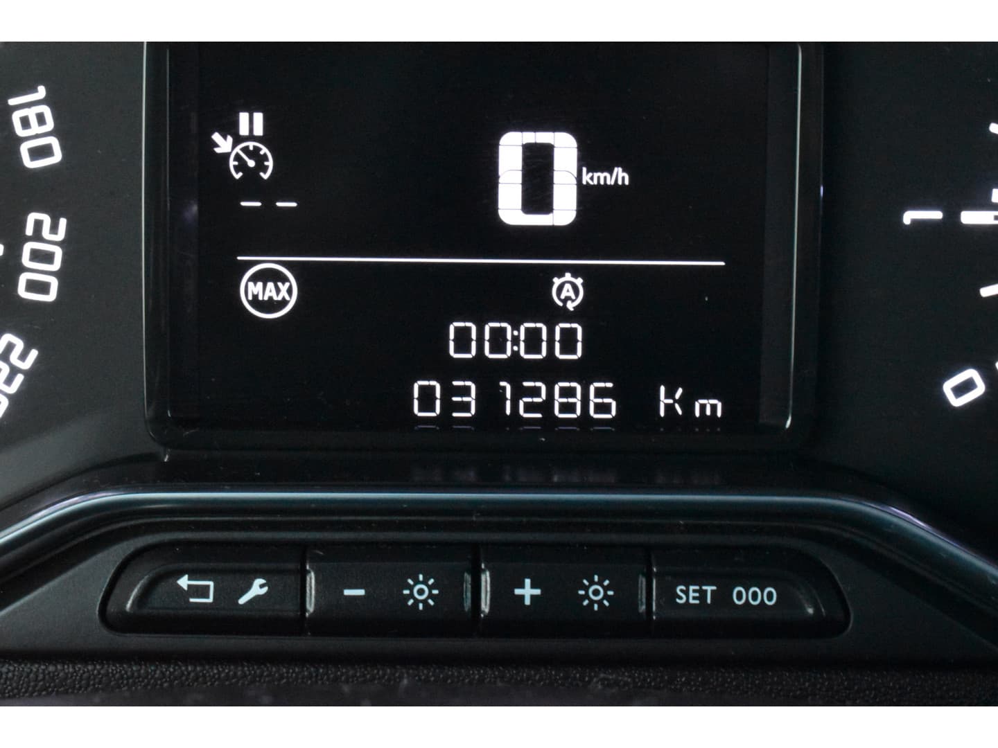 Citroën C3 PureTech 110 Shine thumbnail 8