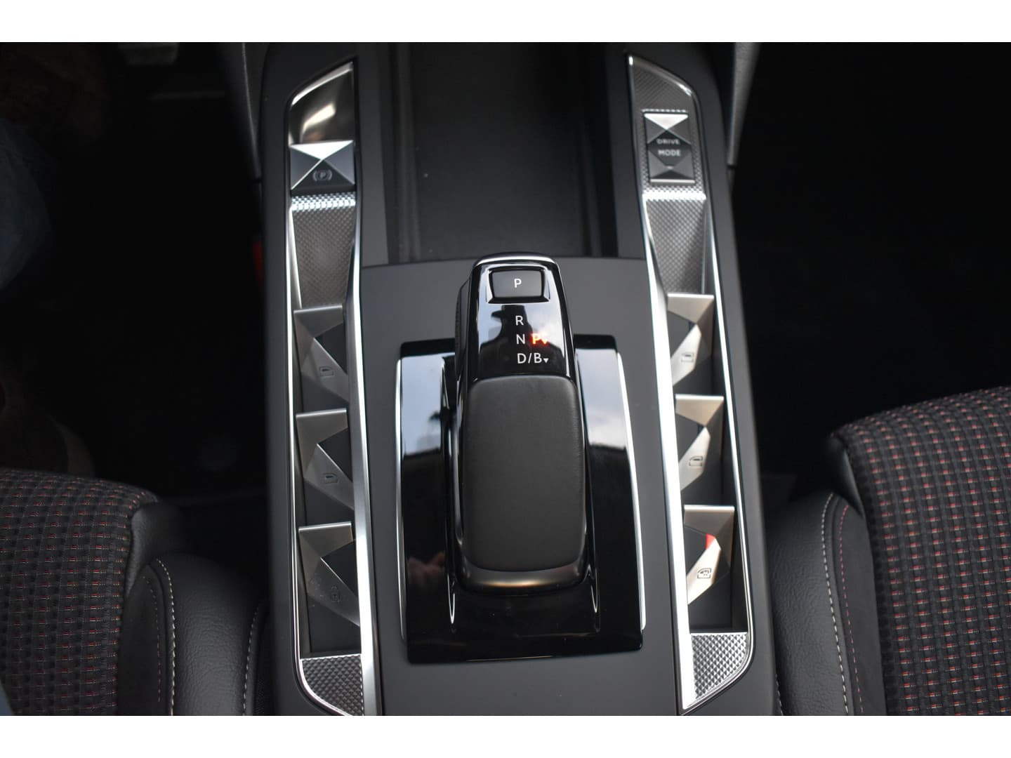 DS 3 E-Tense Performance Line 54 kWh. thumbnail 18