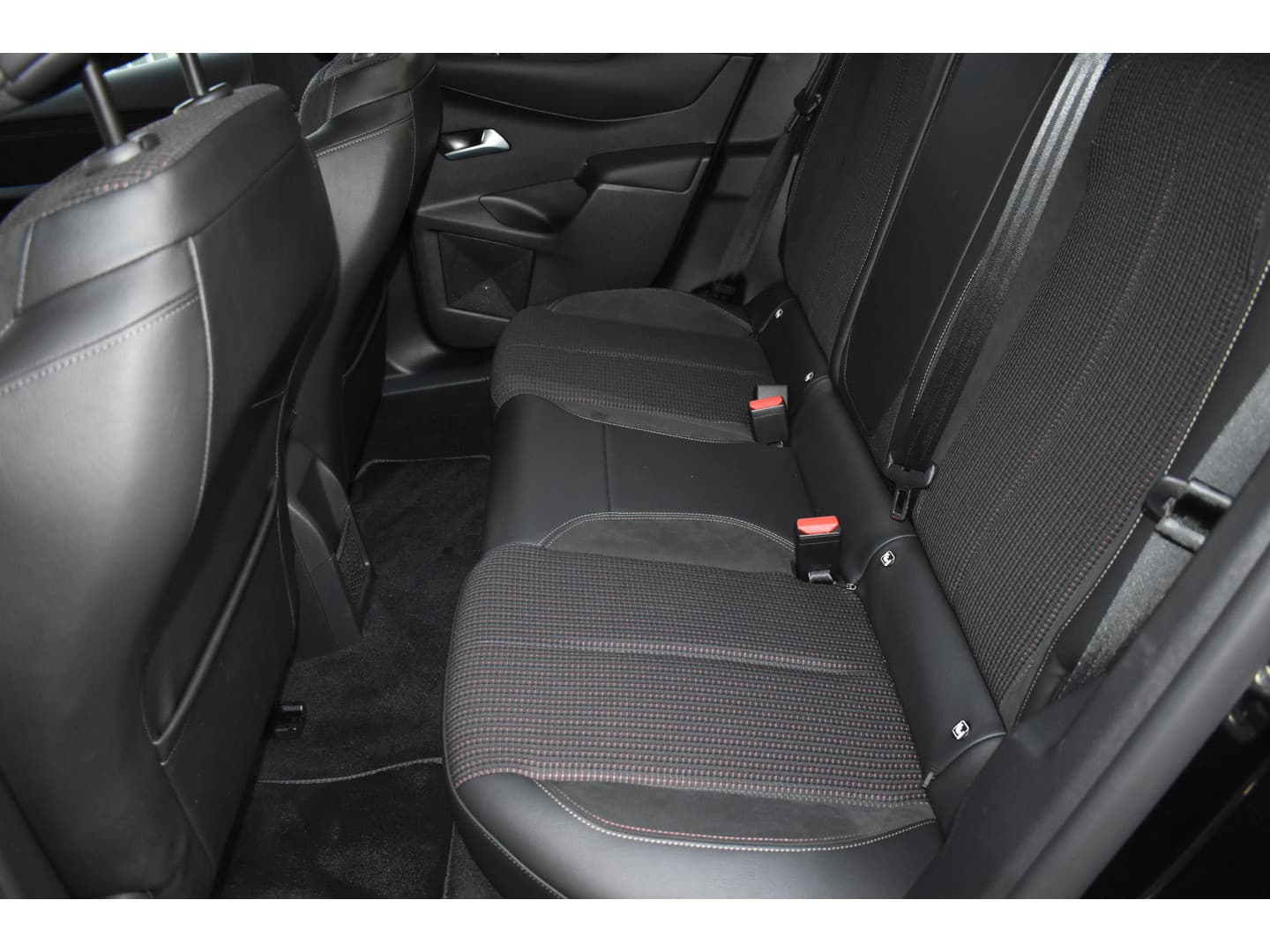 DS 3 E-Tense Performance Line 54 kWh. thumbnail 24