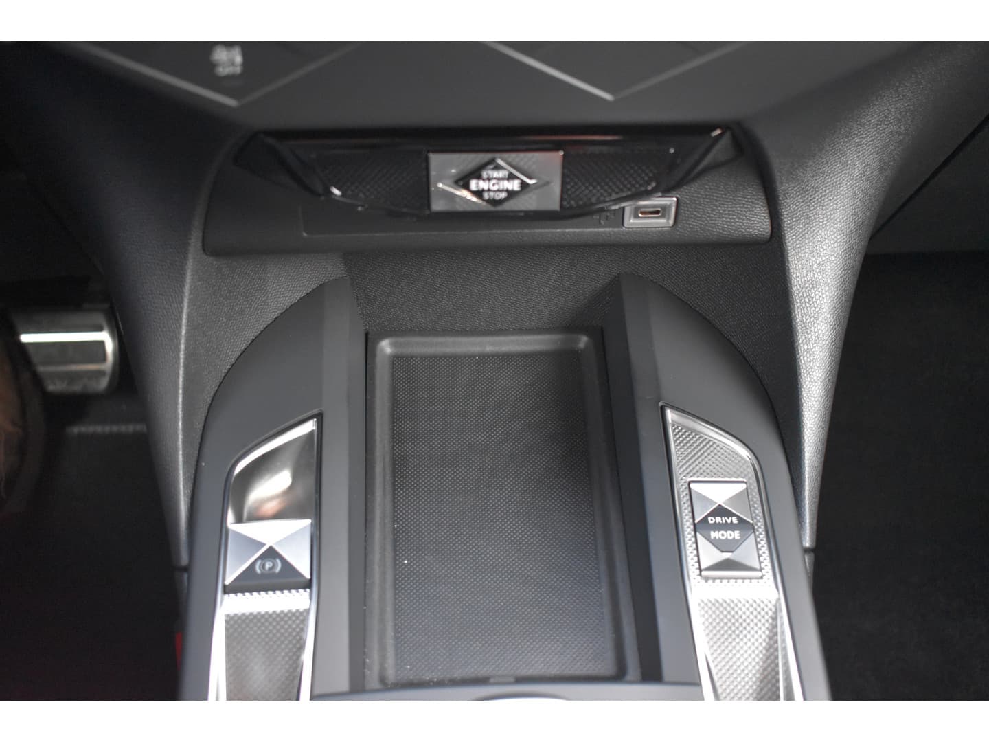 DS 3 E-Tense Performance Line 54 kWh. thumbnail 28