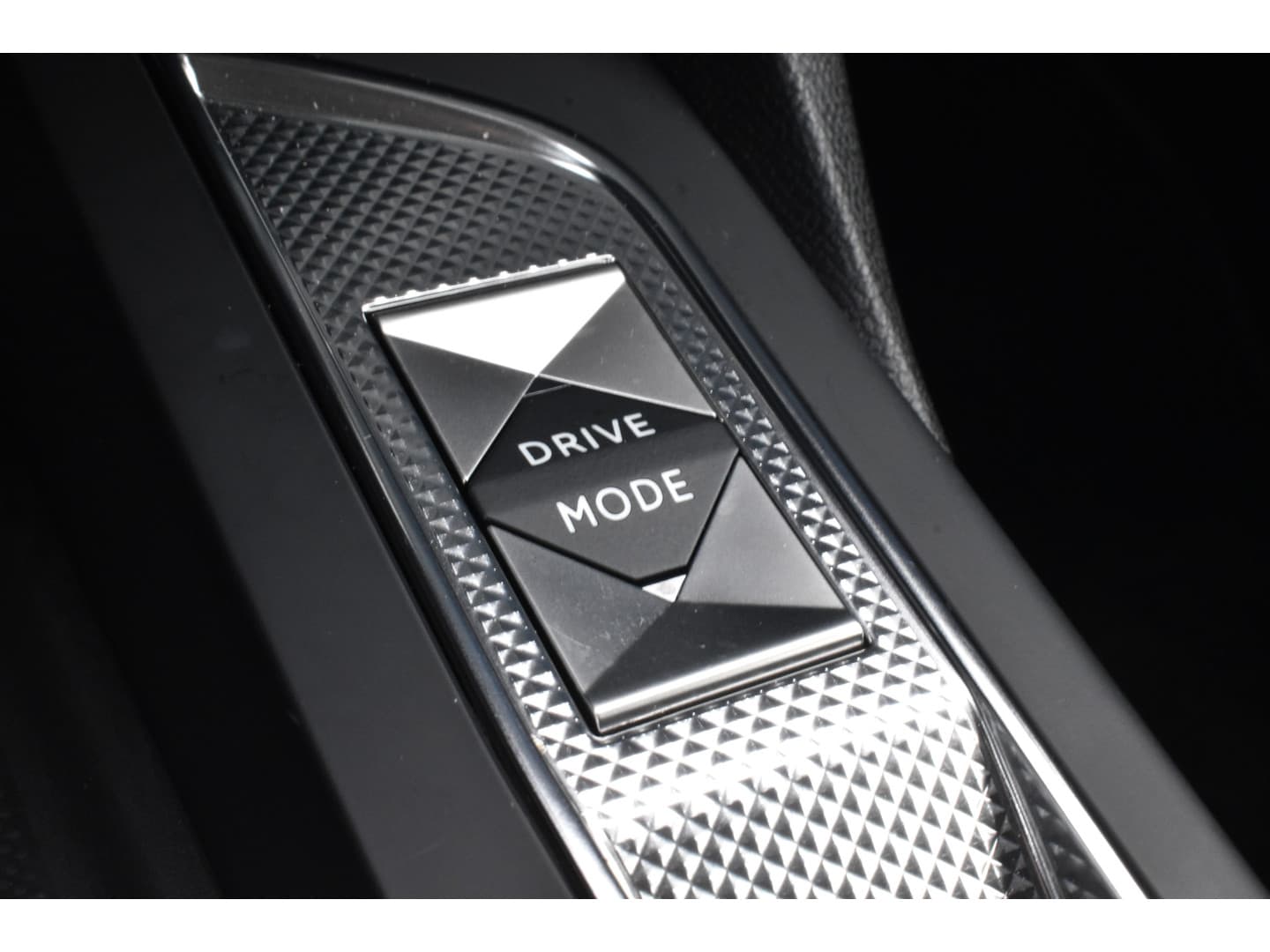 DS 3 E-Tense Antoine de saint Exupéry 54 kWh Leder thumbnail 16