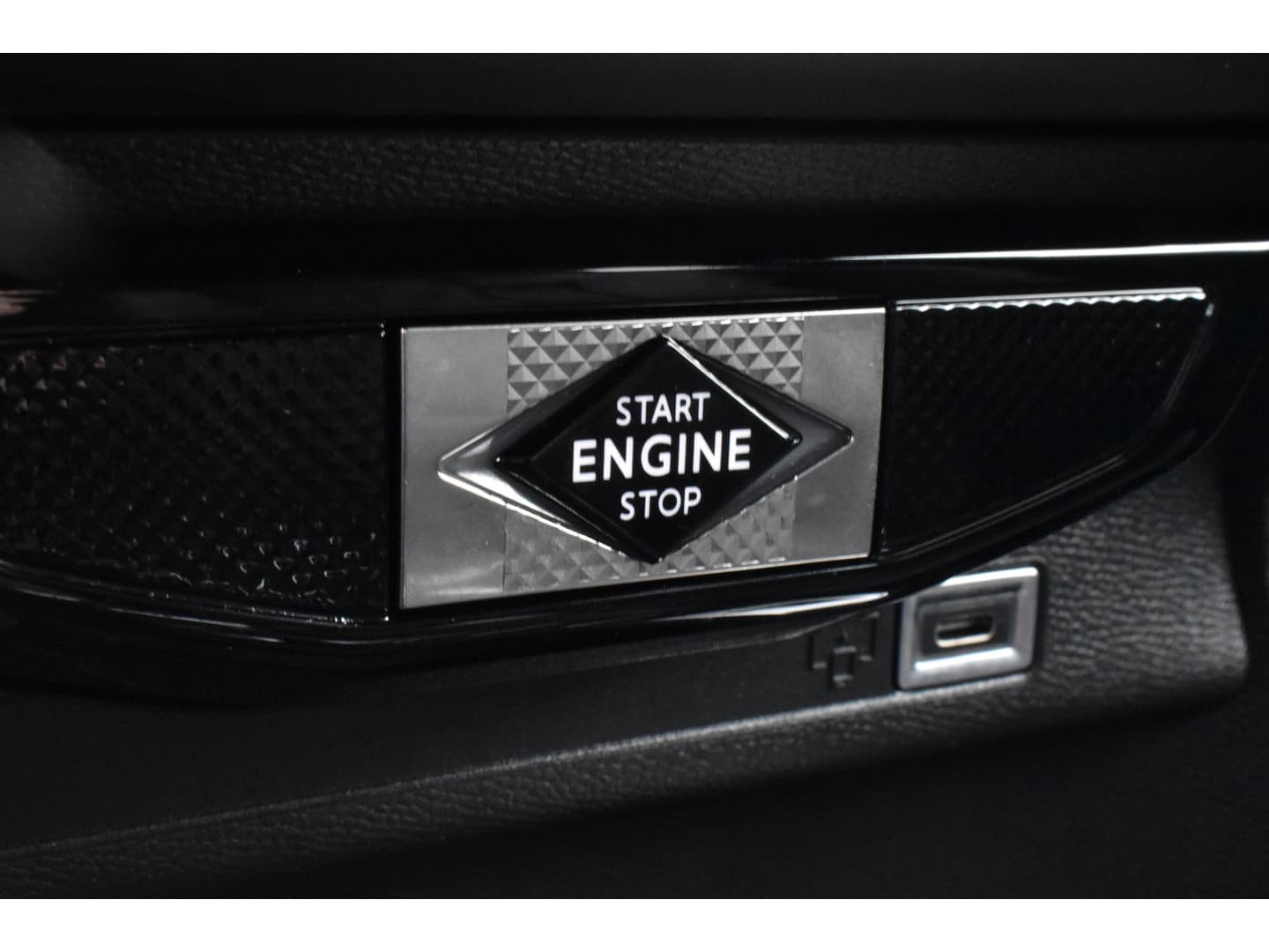 DS 3 E-Tense Antoine de saint Exupéry 54 kWh Leder thumbnail 17