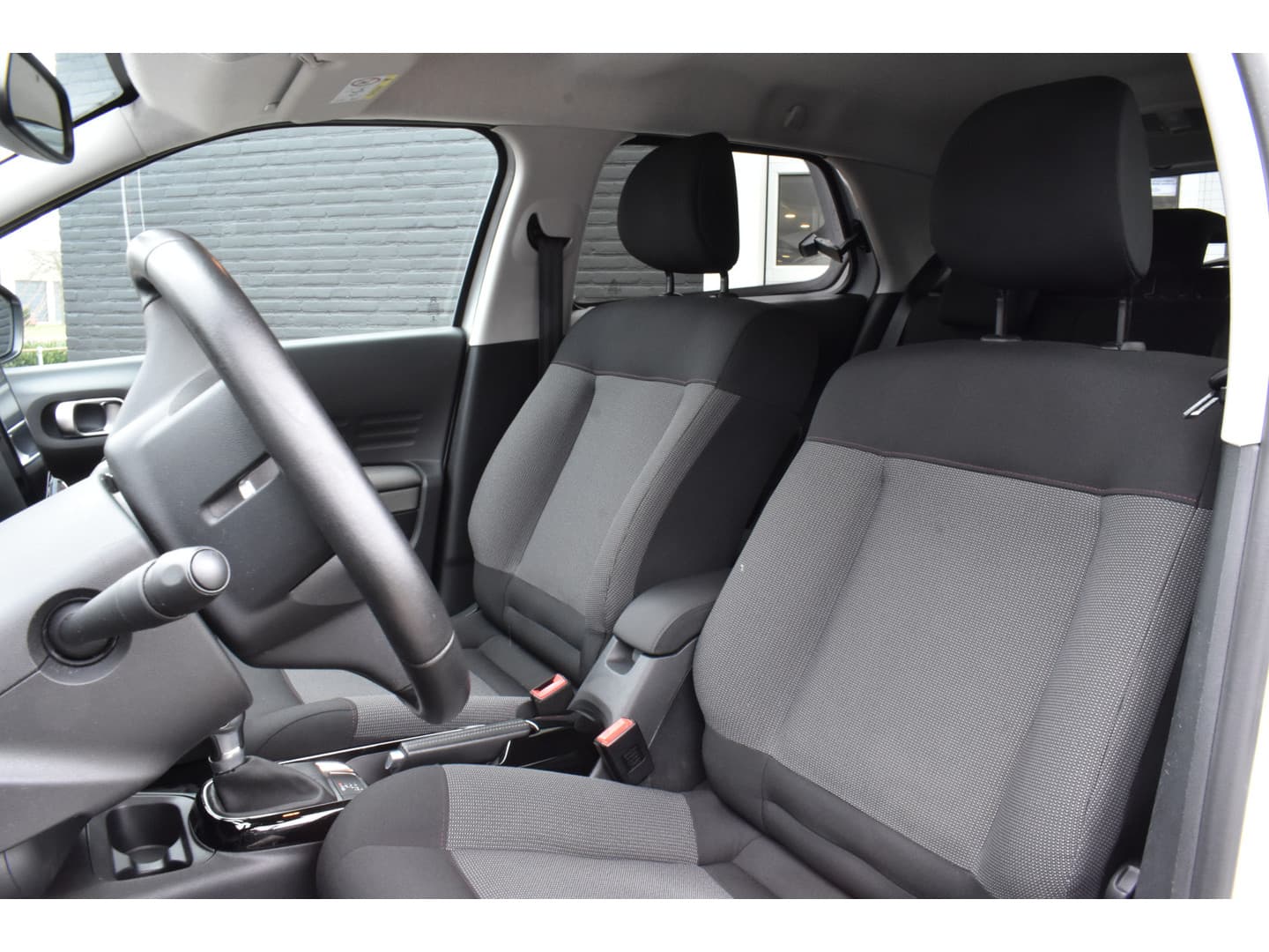 Citroën C4 Cactus PureTech 110 EAT6 Shine Automaat thumbnail 2