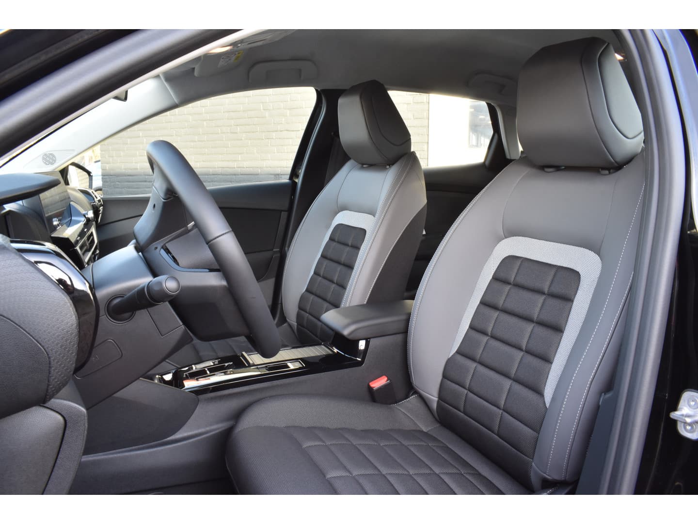 Citroën Ë-C4 Business 156pk Extended range 54 kWh. Navigatie thumbnail 2