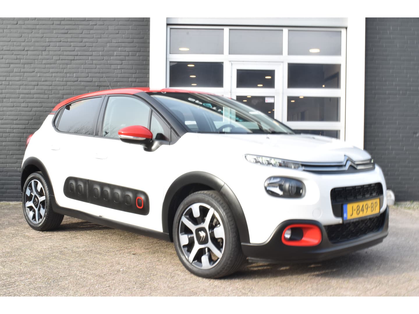 Citroën C3 PureTech 110 Shine thumbnail 3