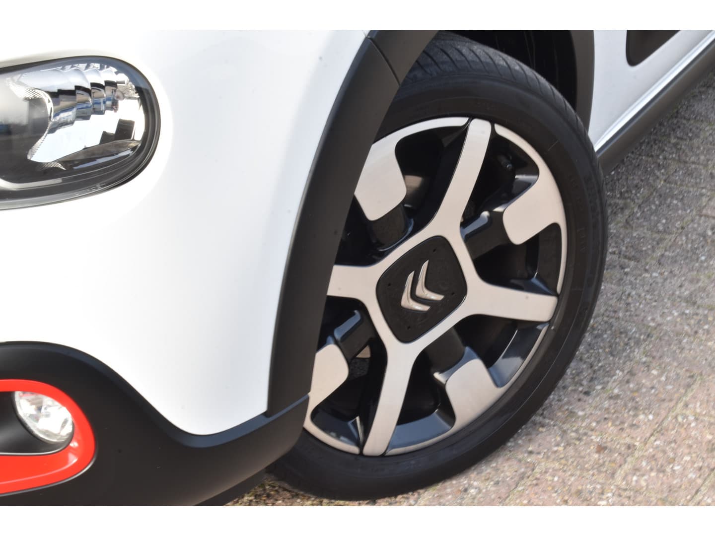 Citroën C3 PureTech 110 Shine thumbnail 8