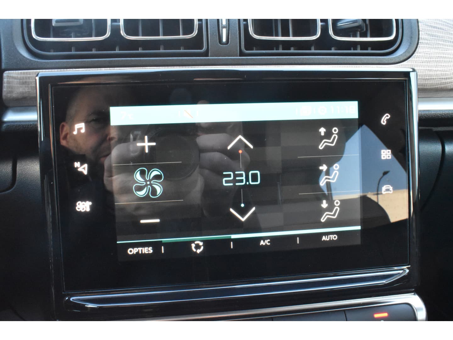 Citroën C3 PureTech 110 Shine. Navigatie thumbnail 6