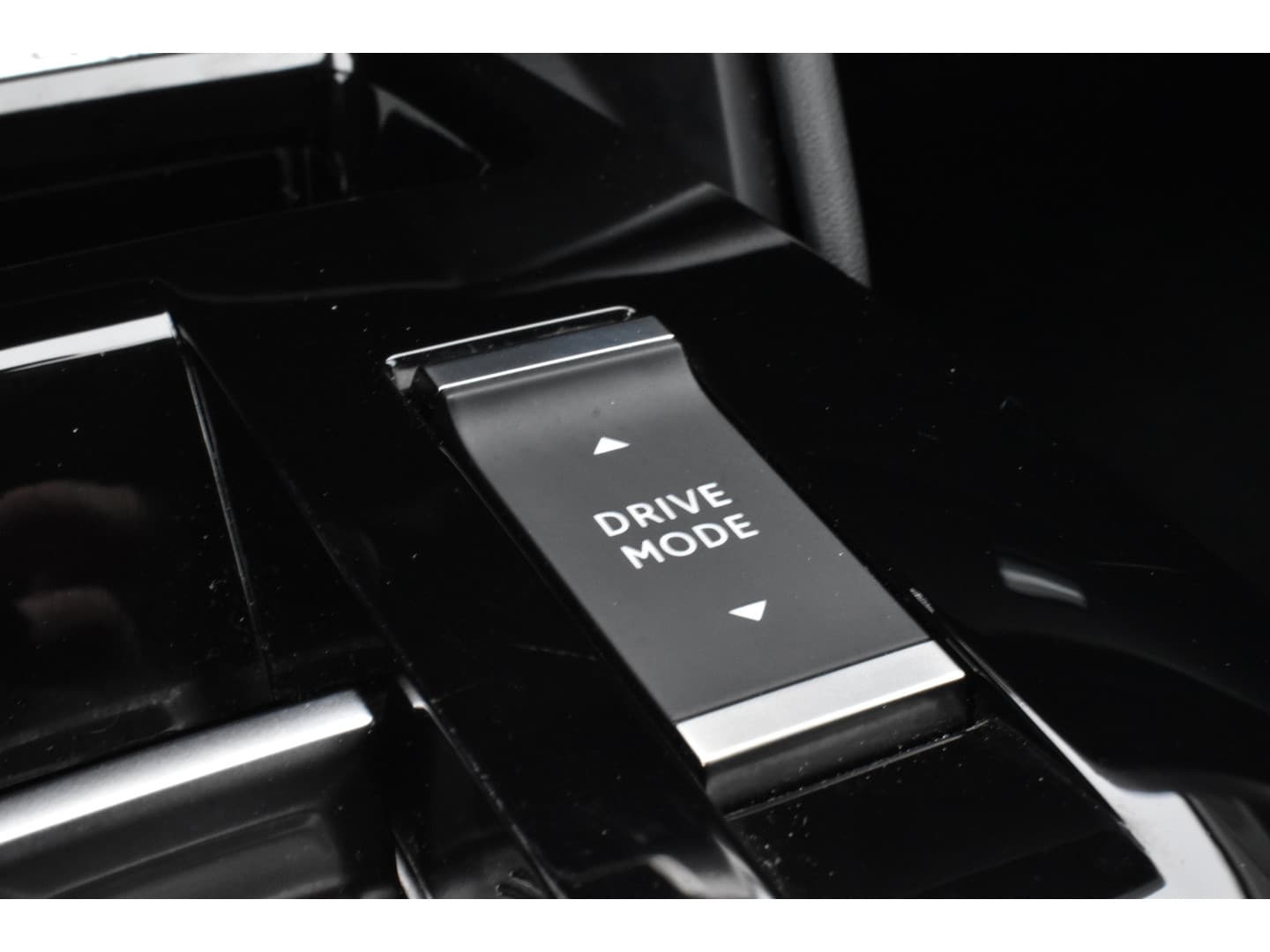 Citroën C4 Puretech 130 EAT8 Shine thumbnail 16