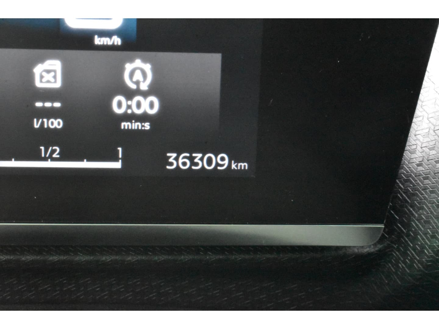 Citroën C4 Puretech 130 EAT8 Shine thumbnail 25