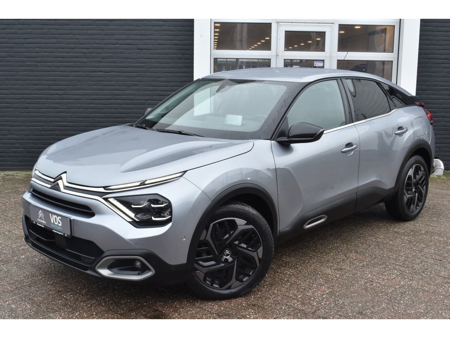 Citroën C4 Puretech 130 EAT8 Shine thumbnail 4