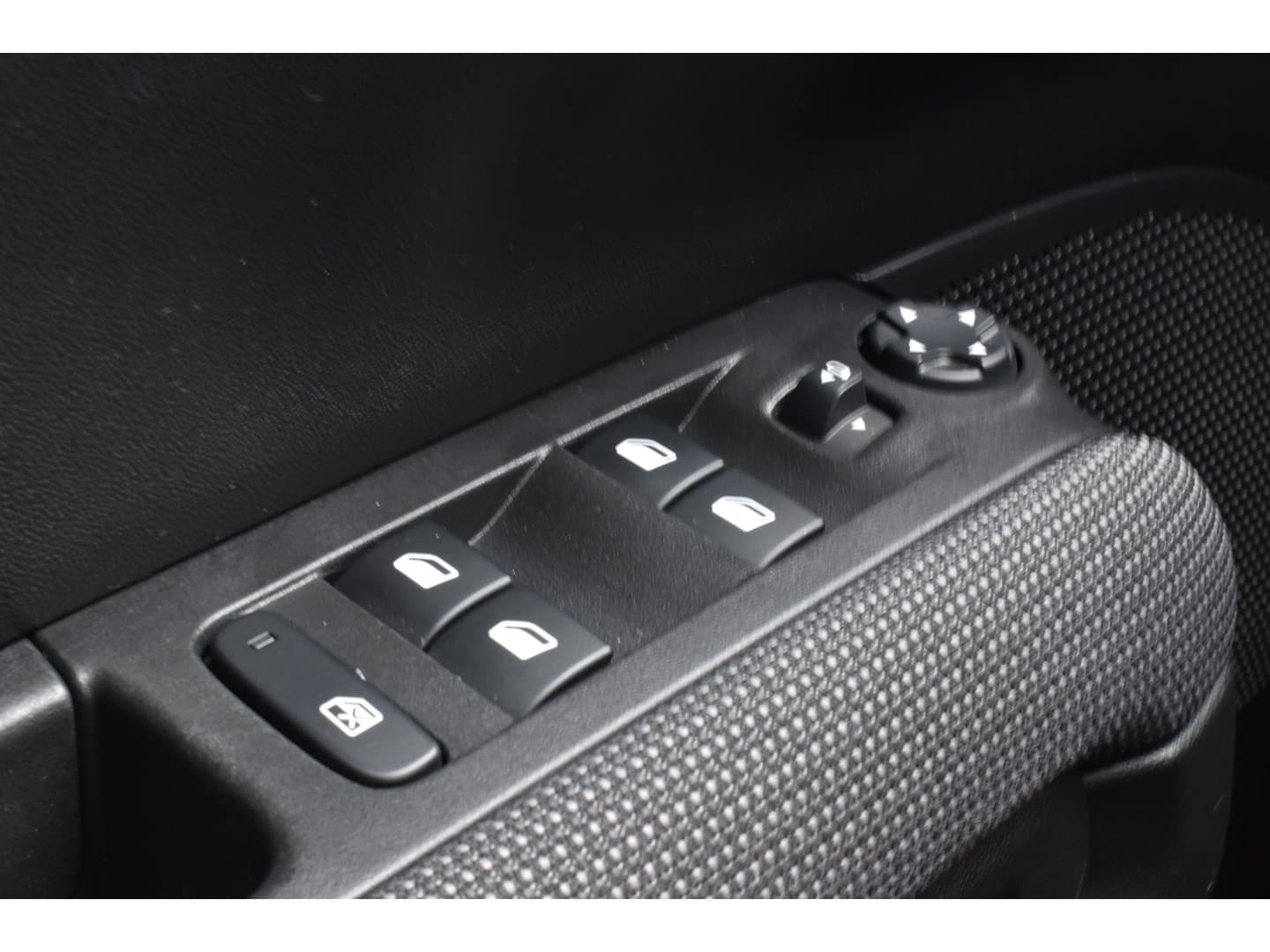 Citroën C3 Aircross PureTech 110 Shine Navi thumbnail 15