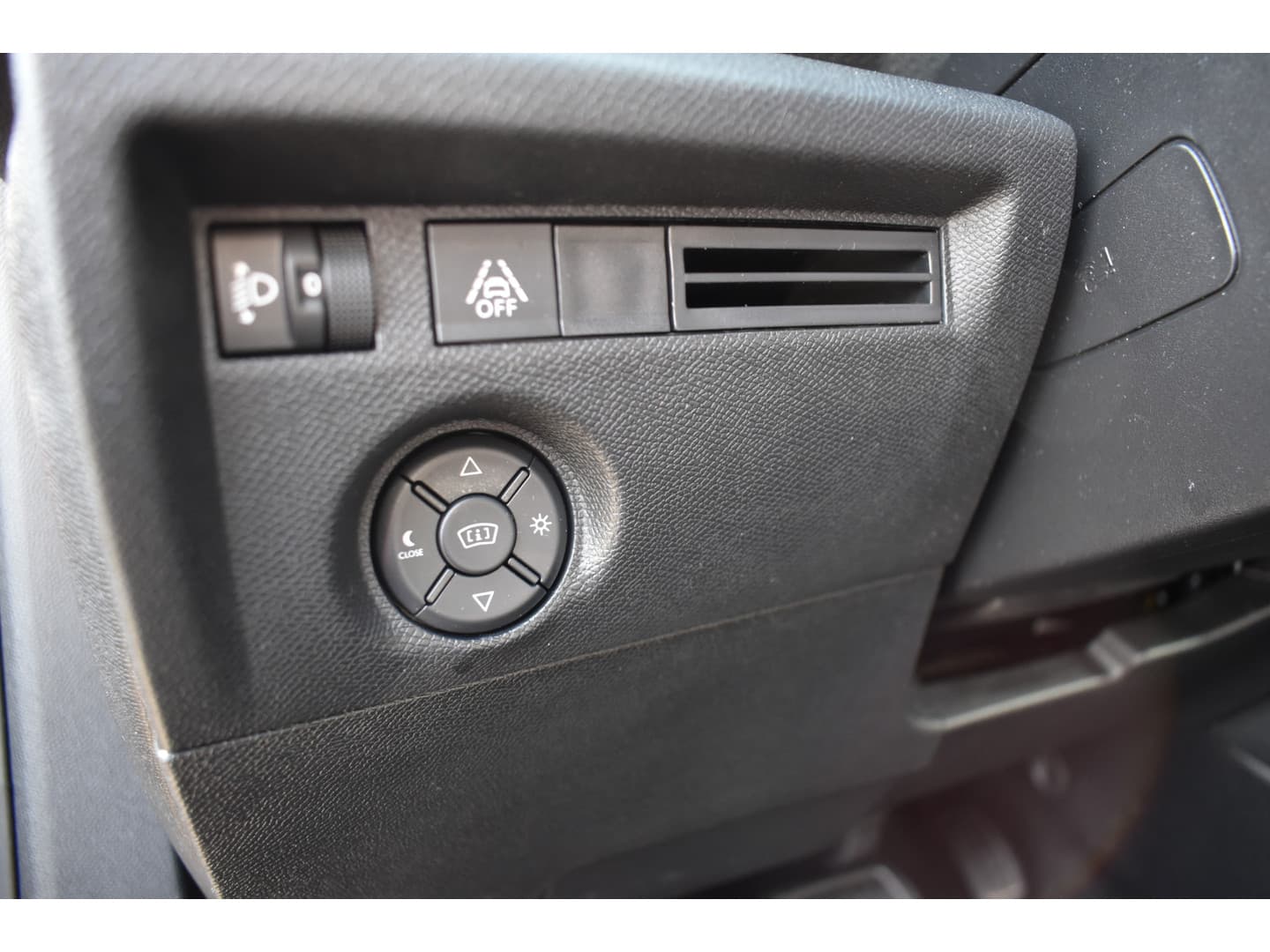 Citroën C4 Puretech EAT8 Business Plus thumbnail 17