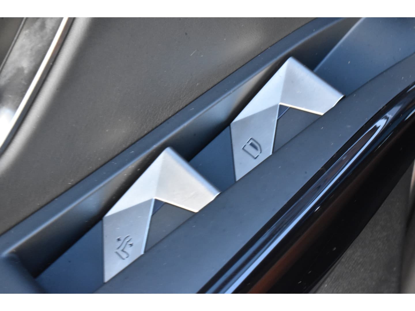 DS 7 Crossback E-Tense EAT8 300pk 4x4 Opera Panorama dak thumbnail 27