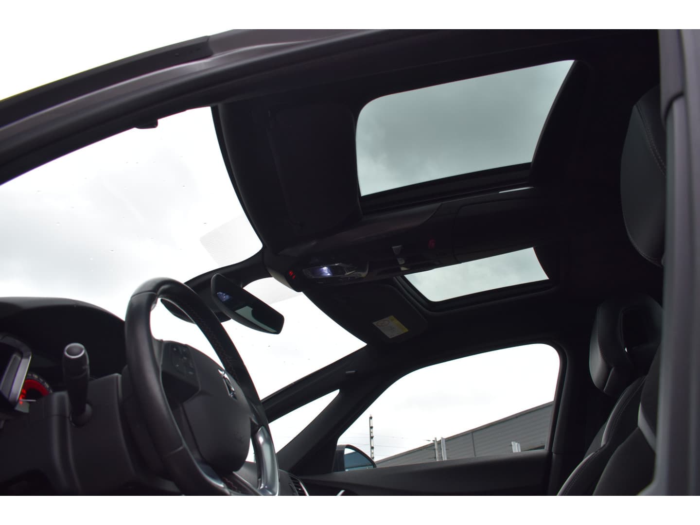 DS 5 THP 165pk Performance Line Automaat thumbnail 19