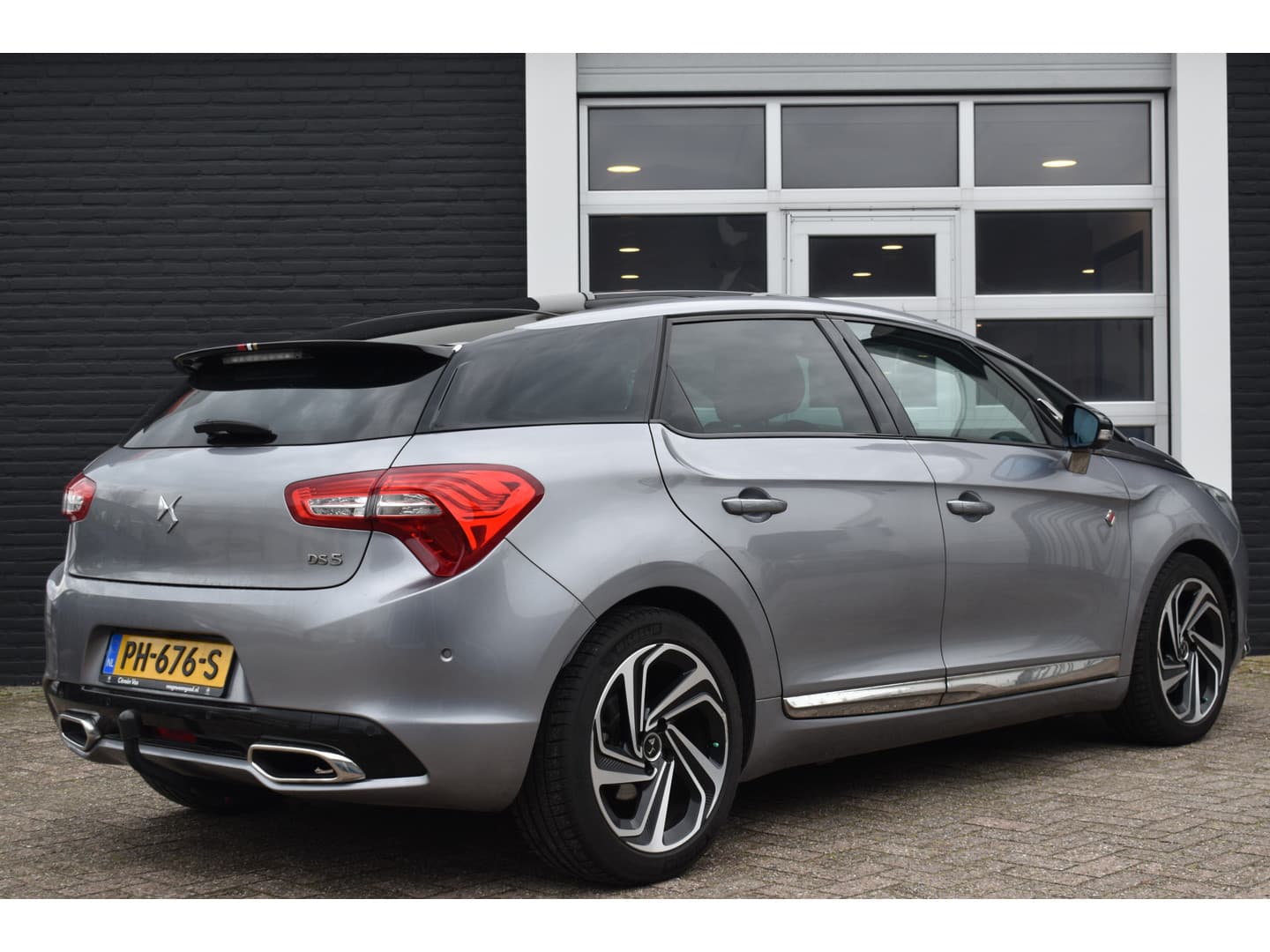 DS 5 THP 165pk Performance Line Automaat thumbnail 3