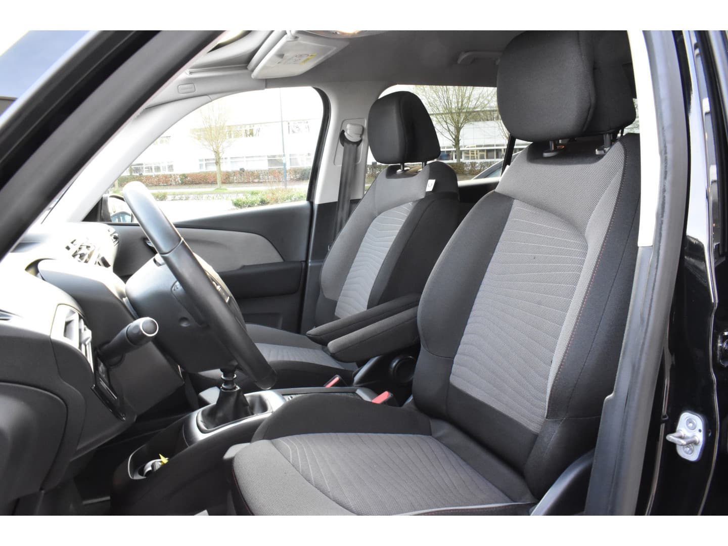 Citroën Grand C4 Spacetourer PureTech 130 C-Series 7 Persoons thumbnail 2