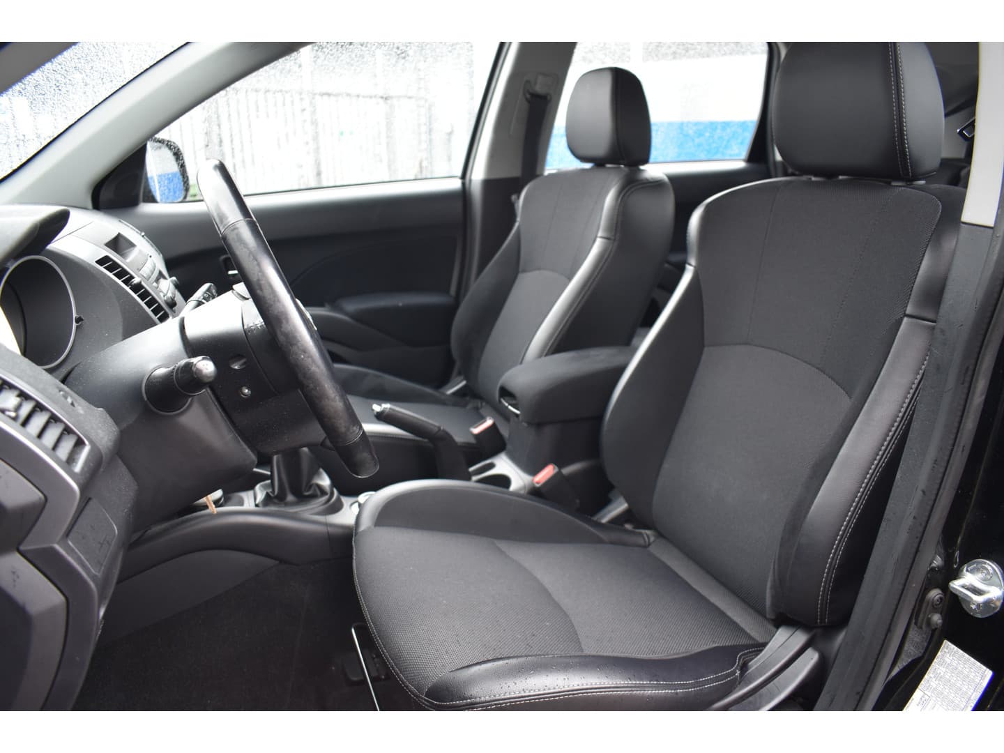 Citroën C-crosser 2.4i-16V 170 pk Dynamique 7- persoons thumbnail 2