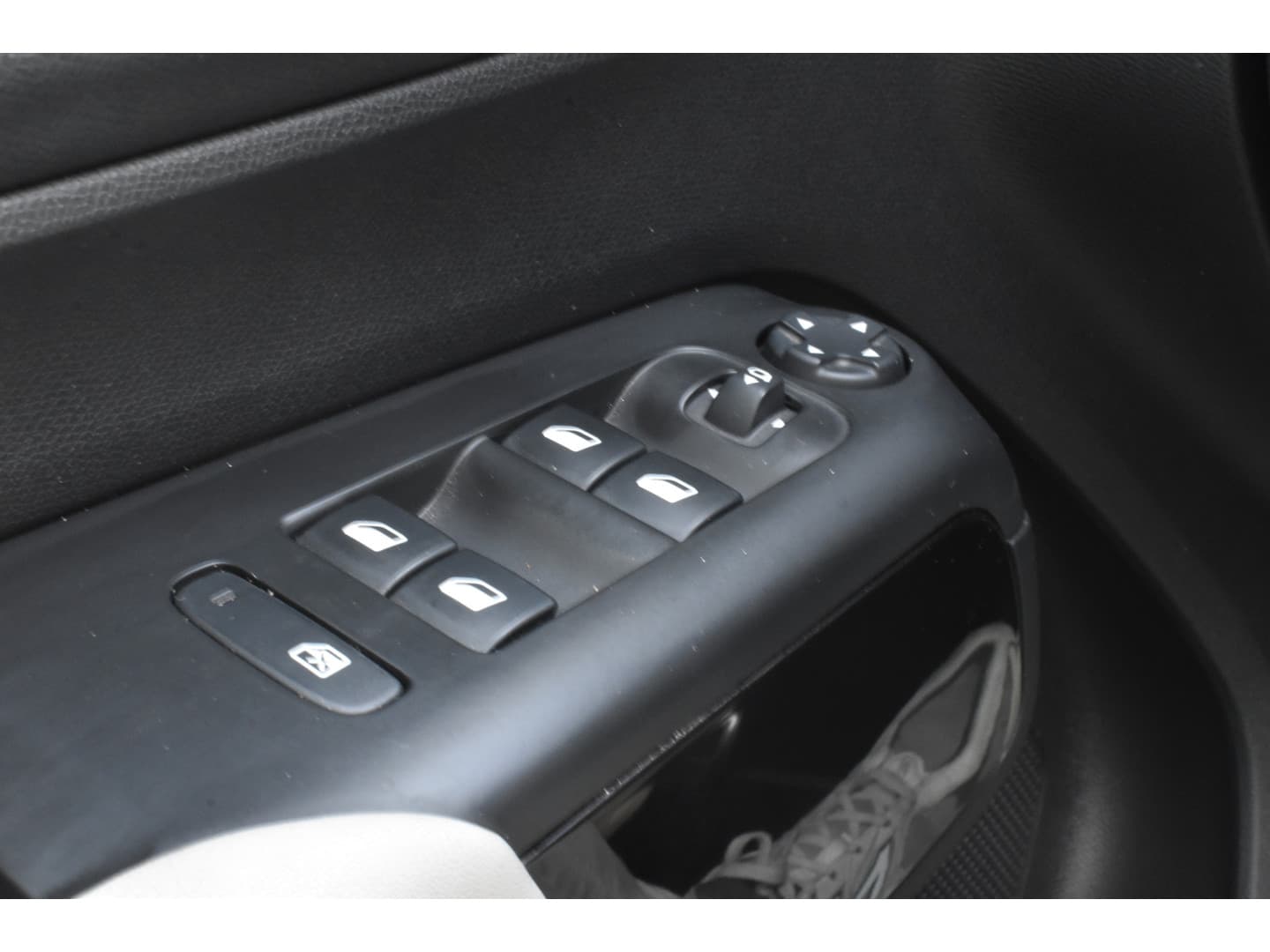 Citroën C5 Aircross Plug-in Hybrid 225 EAT8 Shine Navi thumbnail 16