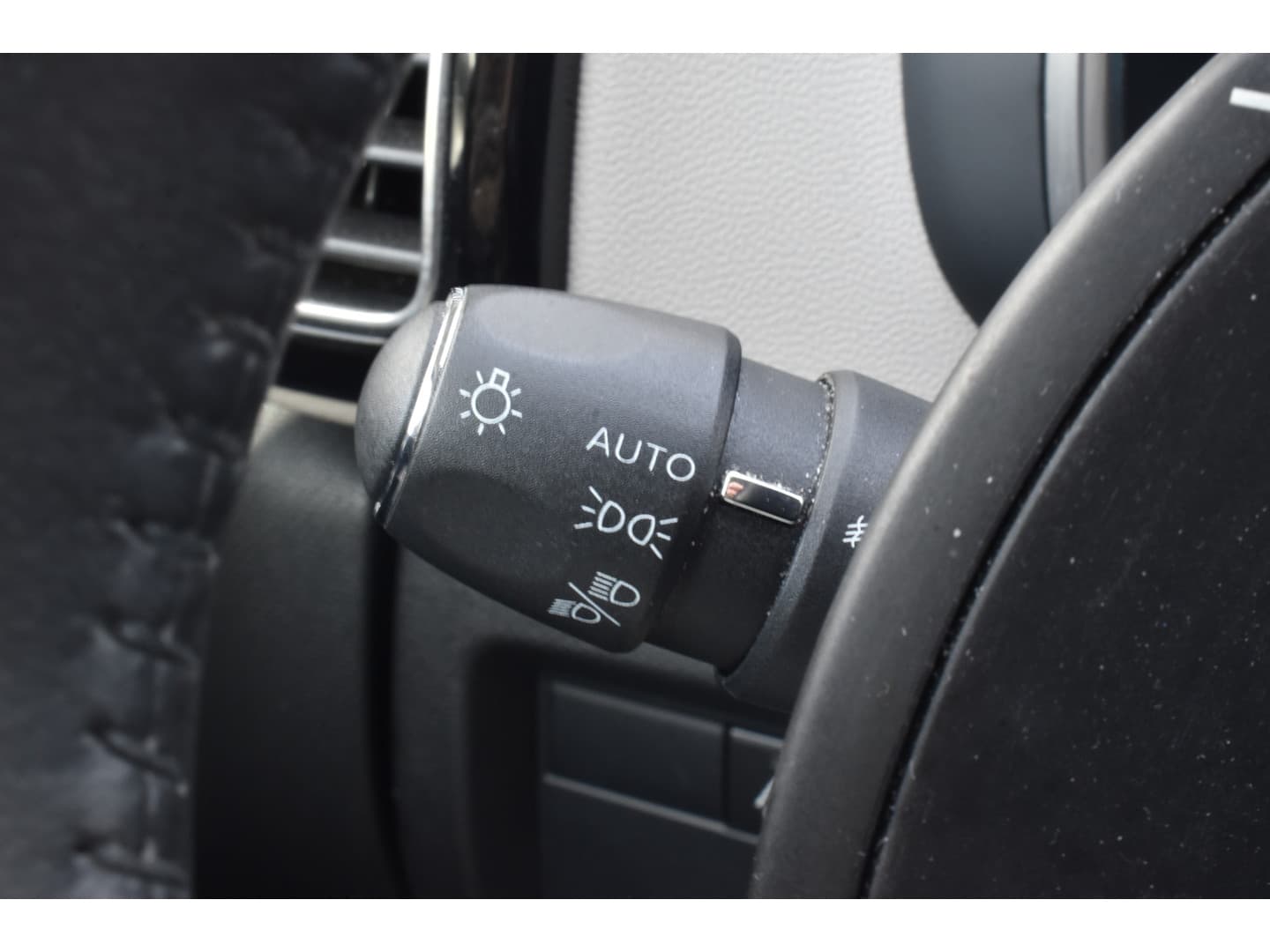 Citroën C5 Aircross Plug-in Hybrid 225 EAT8 Shine Navi thumbnail 18